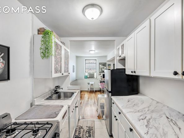 2420 Morris Avenue 5J, Bronx NY 10468