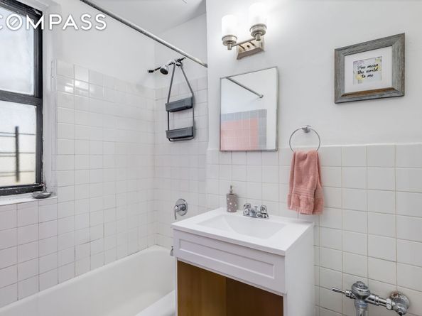 2420 Morris Avenue 5J, Bronx NY 10468