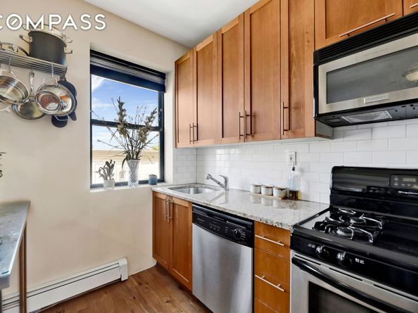 36 Russell Street 22, Brooklyn NY 11222
