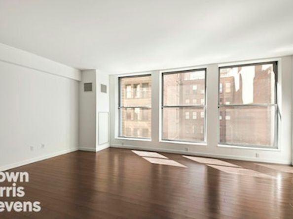 27 West 19th Street 7, New York NY 10011