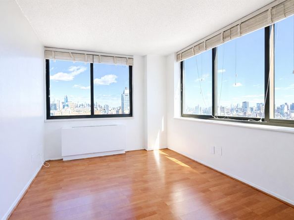 376 Broadway 22B, New York NY 10013