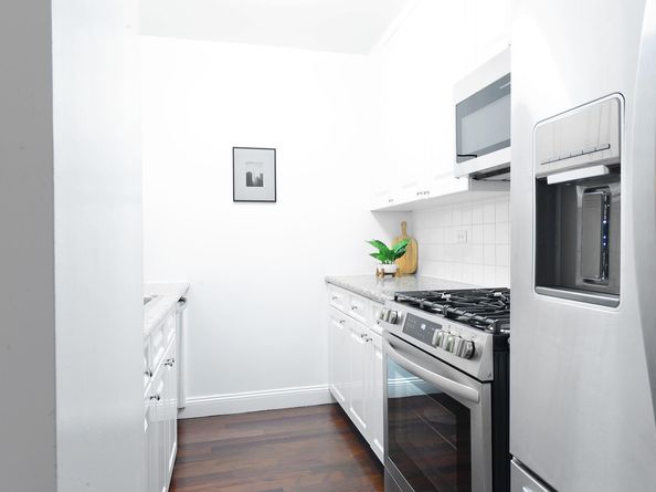 220 East 65th Street 23J, New York NY 10065