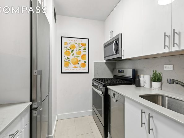 201 East 17th Street 30F, New York NY 10003