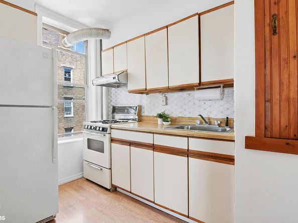 712 45th Street 3D, Brooklyn NY 11220