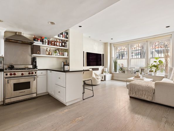 220 East 5th Street 2, New York NY 10003