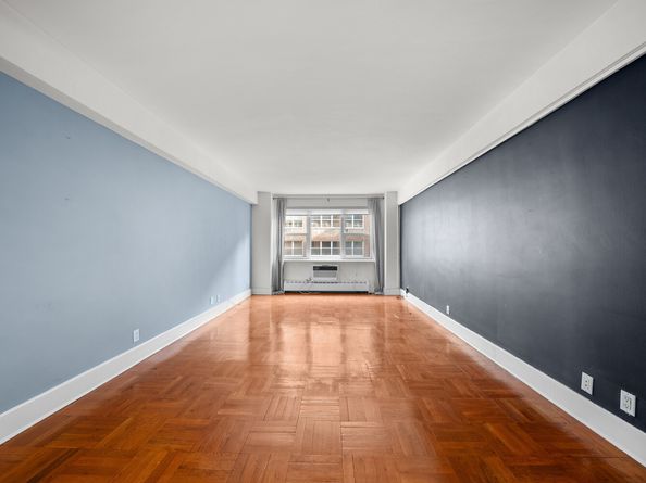 315 East 69th Street 4L, New York NY 10021