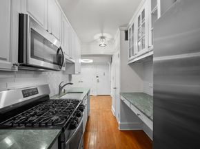 315 East 69th Street 4L, New York NY 10021