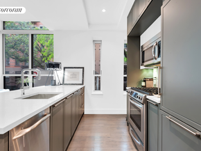 416 West 52nd Street TH215, New York NY 10019