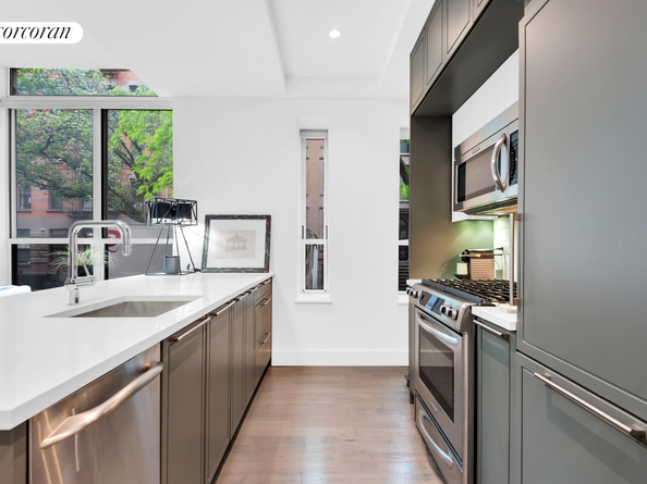 416 West 52nd Street TH215, New York NY 10019