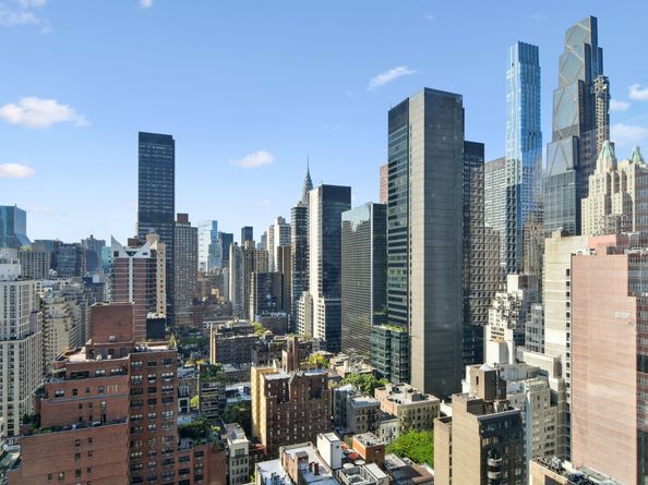 250 East 53rd Street 2801, New York NY 10022