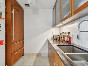 250 East 53rd Street 2801, New York NY 10022