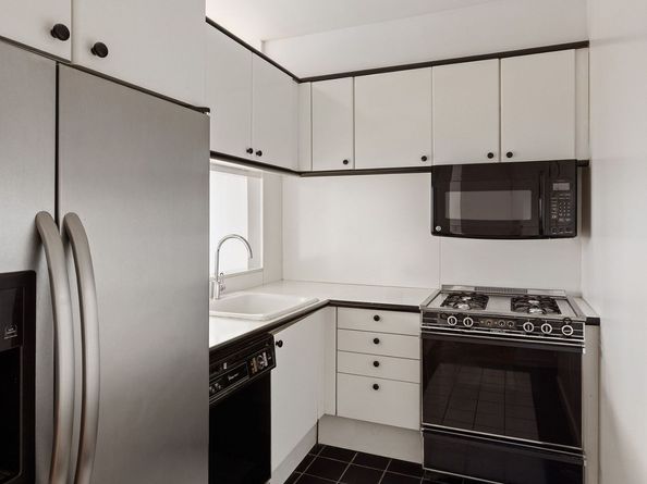 150 West 56th Street 6205, New York NY 10019