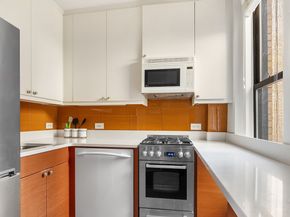 319 West 18th Street 4H, New York NY 10011