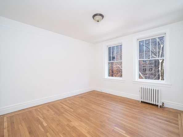 35-27 80th Street 32, Queens NY 11372