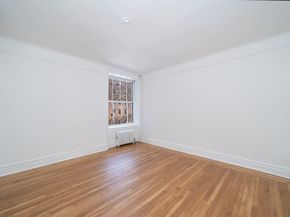 35-27 80th Street 32, Queens NY 11372