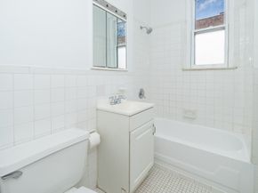 35-27 80th Street 32, Queens NY 11372