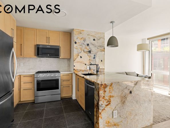 415 Main Street 9D, New York NY 10044