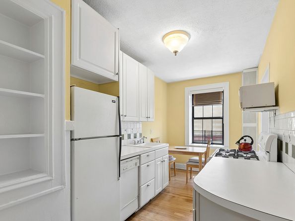 68-12 Burns Street A3, Queens NY 11375