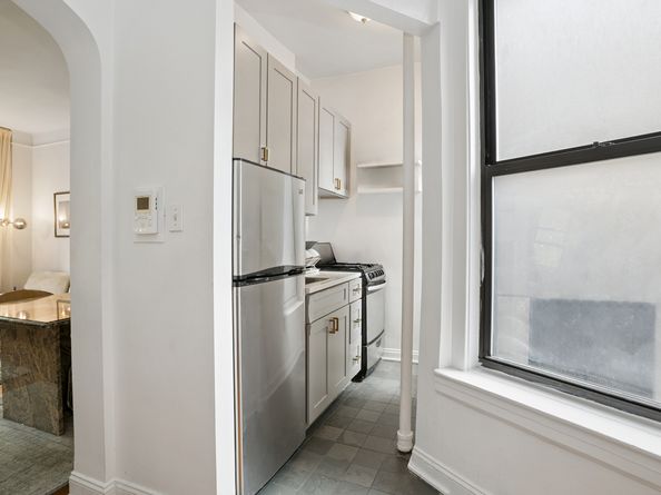 317 East 18th Street 4A, New York NY 10003