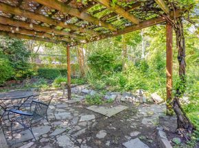 46-01 39th Avenue 314, Queens NY 11104