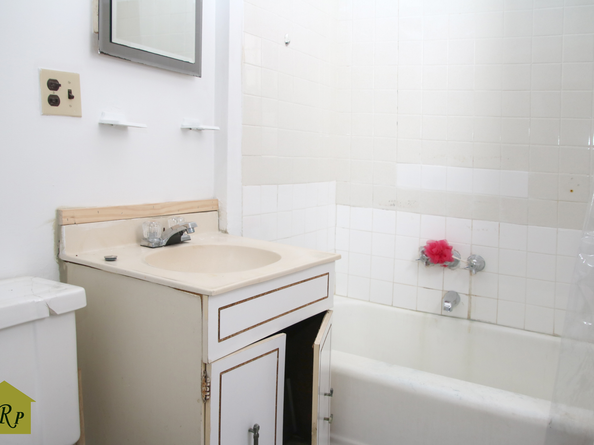 8906 Ave L, Brooklyn NY 11236