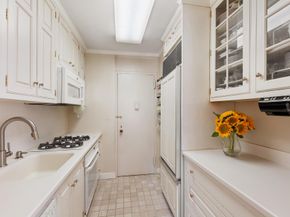 650 Park Avenue 9A, New York NY 10065