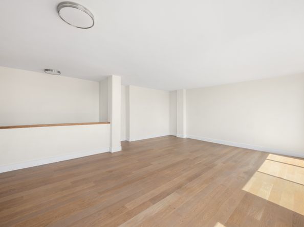 555 Main Street 1713, New York NY 10044