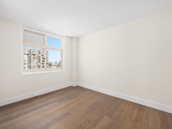 555 Main Street 1713, New York NY 10044