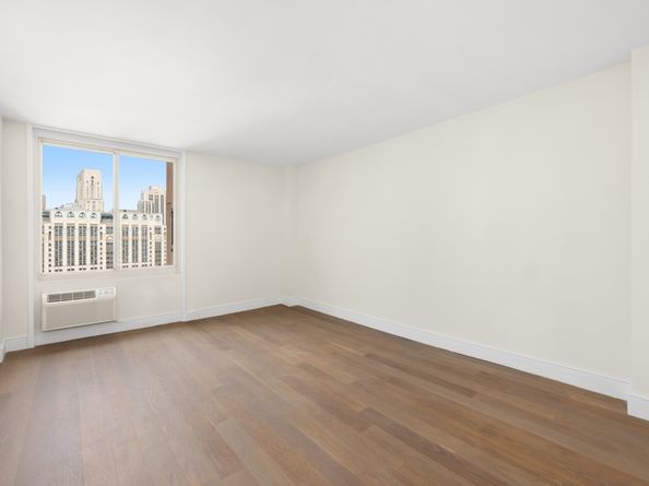 555 Main Street 1713, New York NY 10044