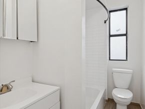 8 Magaw Place 22B, New York NY 10033