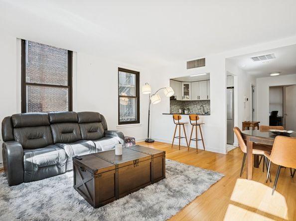 56 Pine Street 11A, New York NY 10005