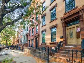 913 Lafayette Avenue