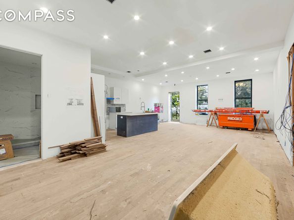 913 Lafayette Avenue, Brooklyn NY 11221