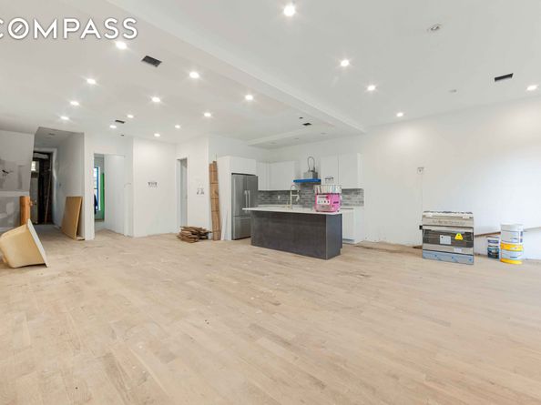 913 Lafayette Avenue, Brooklyn NY 11221