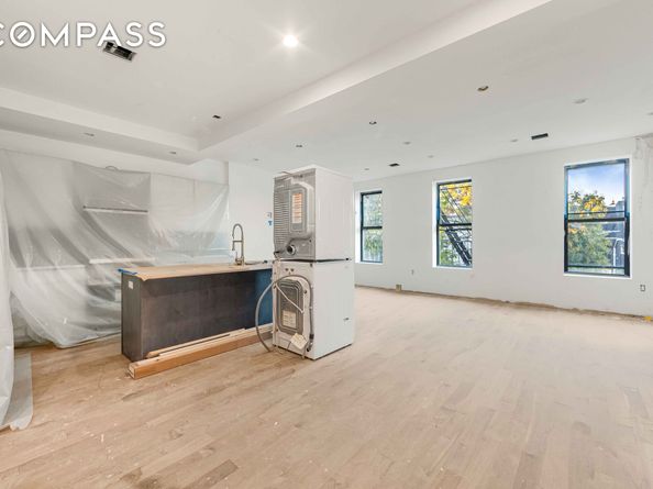 913 Lafayette Avenue, Brooklyn NY 11221