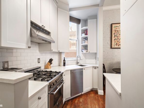 103 East 10th Street 3C, New York NY 10003
