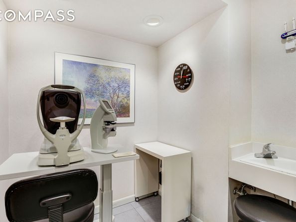 115 East 61st Street 1C, New York NY 10065