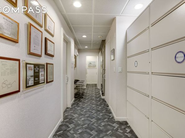 115 East 61st Street 1C, New York NY 10065