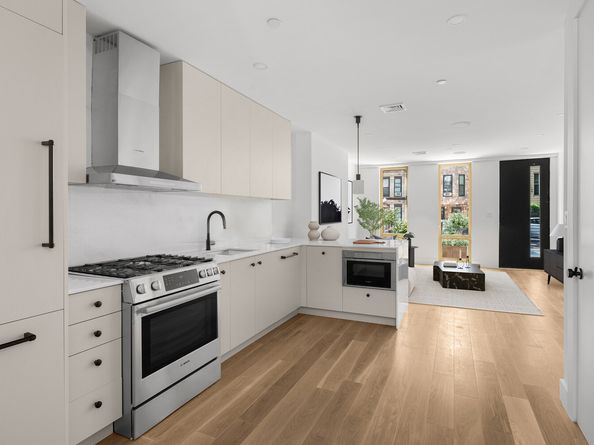 696 Chauncey Street 1R, Brooklyn NY 11207