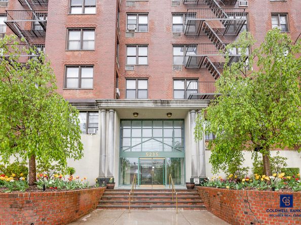 5235 Post Road 2C, Bronx NY 10471