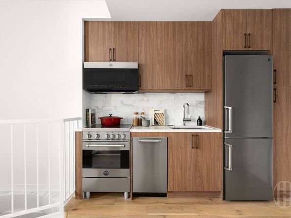 216 20th Street 1A, Brooklyn NY 11232-1341