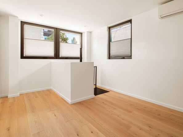 20-48 Steinway Street 1B, Queens NY 11105