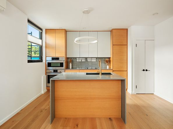 20-48 Steinway Street 1B, Queens NY 11105