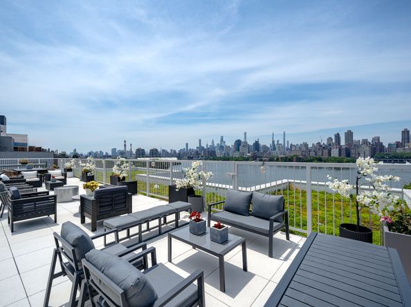 30-05 Vernon Boulevard 6E, Queens NY 11102