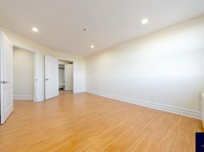 19-19 24th Avenue L706, Queens NY 11102