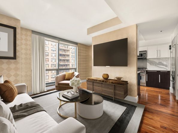 300 East 79th Street 10C, New York NY 10075