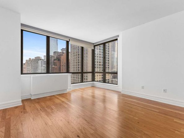 2 Columbus Avenue 20B, New York NY 10019