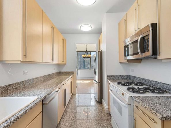 2 Columbus Avenue 20B, New York NY 10019