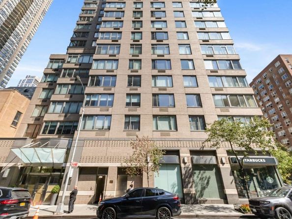 2 Columbus Avenue 20B, New York NY 10019