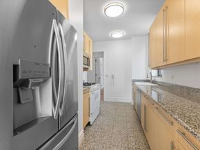 2 Columbus Avenue 20B, New York NY 10019